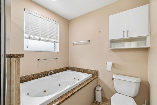 Building Photo - 601 Swann Dr