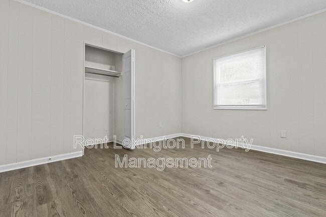 Building Photo - 1707 Sarasota Ct