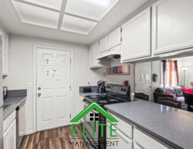 Building Photo - Charming 3-Bedroom Duplex in North Highlan...