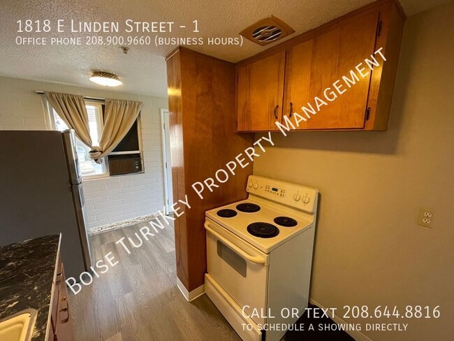 Building Photo - 1818 E Linden St