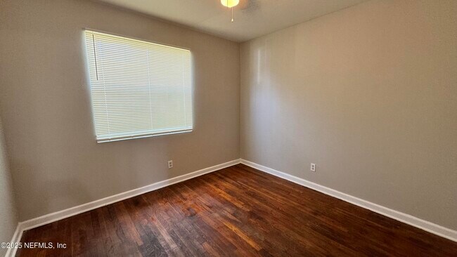 Building Photo - 6536 Anvers Blvd S