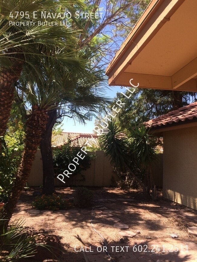 Building Photo - 4795 E Navajo St