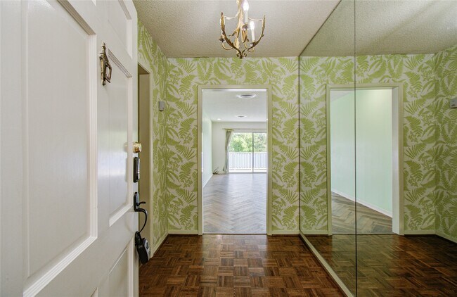 Building Photo - 2700 Bellefontaine St