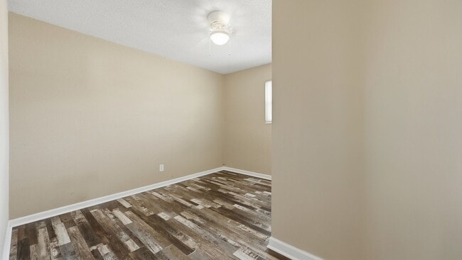 Building Photo - 3 Bedroom Cleveland home