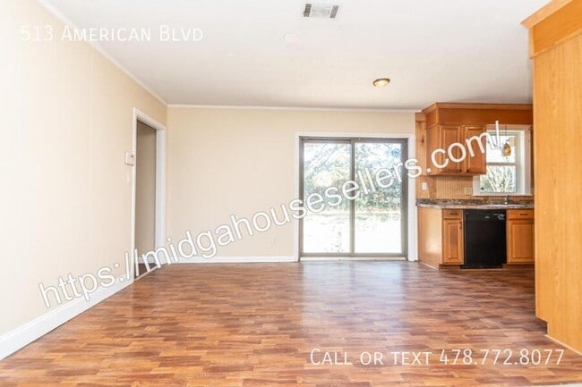 Building Photo - 513 American Blvd