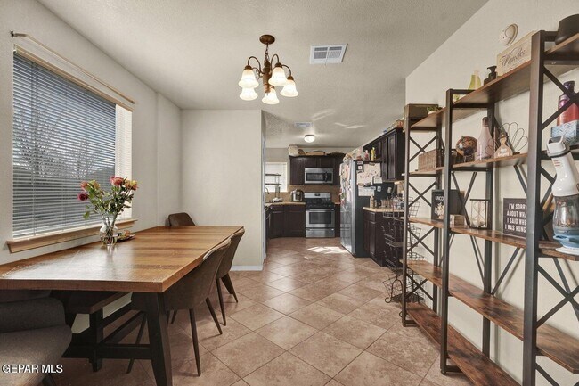 Building Photo - 12776 Raul Mendiola Ln