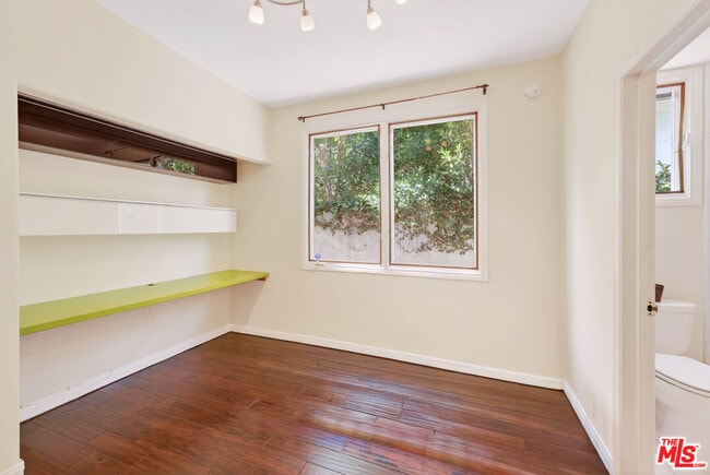 Building Photo - 16015 W Northfield St