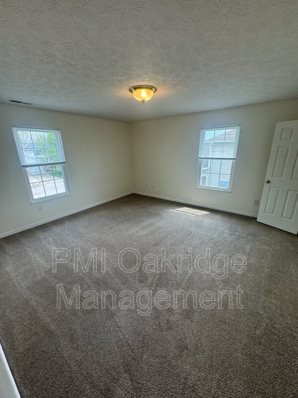 Building Photo - 130 Heather Rd