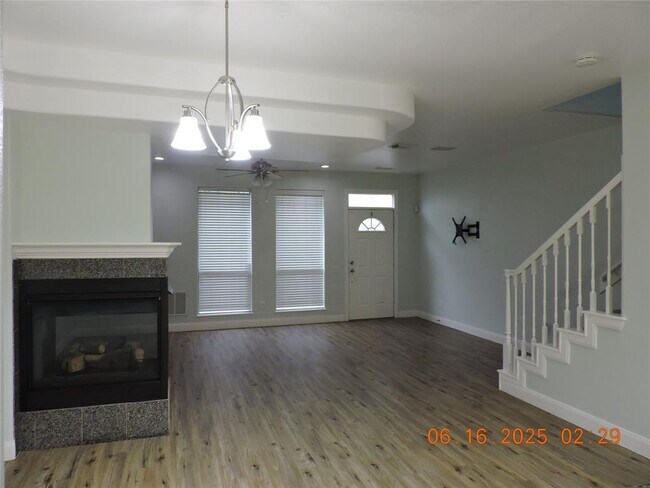 Building Photo - 2410 Calumet St