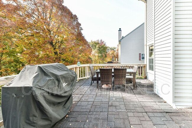 Building Photo - 7245 Worsley Way