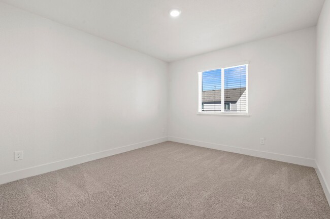 Building Photo - The Aspen - Luxurious 3 Bedroom 2.5 Bath T...
