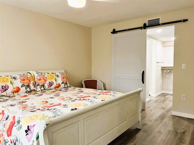 Building Photo - 425 30th Ave W