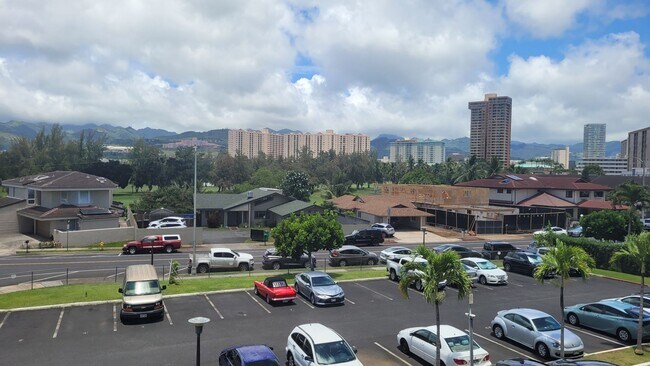Building Photo - Nice 2bd, 1bath, 1pkg. $2400
