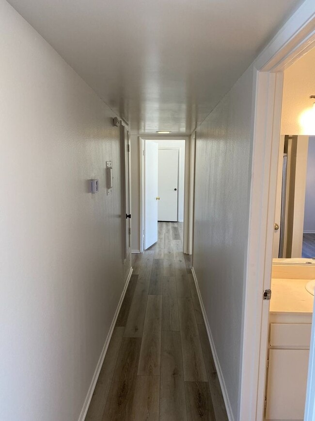 Building Photo - Spacious 4/2 condo available soon!