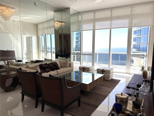 Building Photo - 15811 Collins Ave