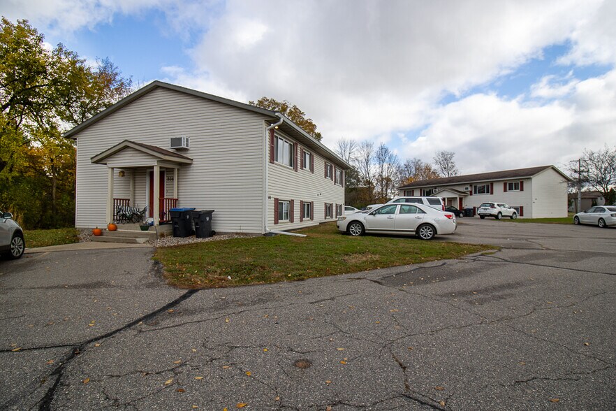 Building Photo - 202 Balcerzak Dr