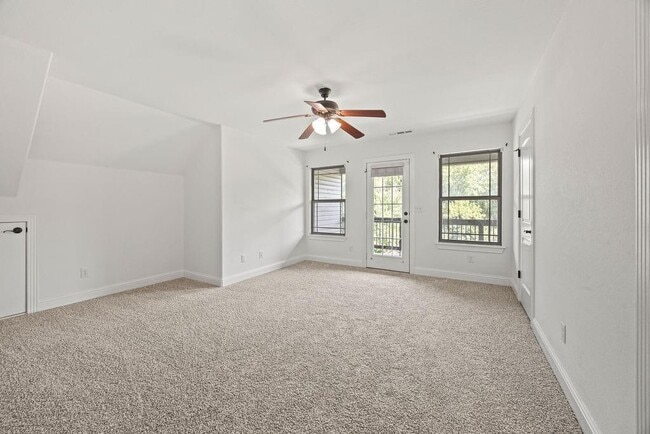 Building Photo - 4100 SW Deerfield Blvd