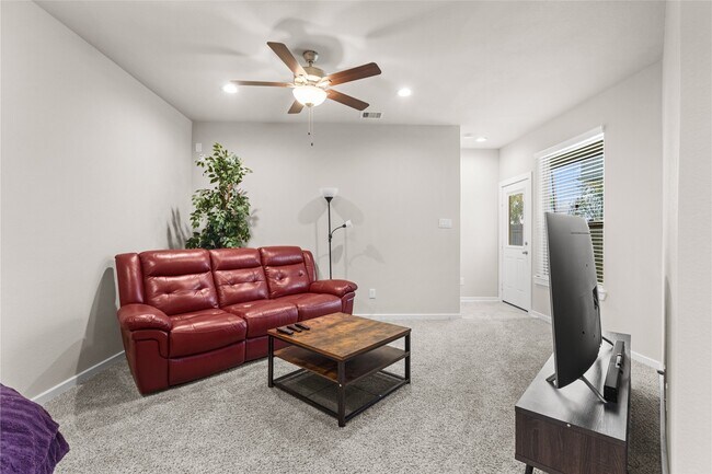 Building Photo - 9443 Starlight Oak Dr