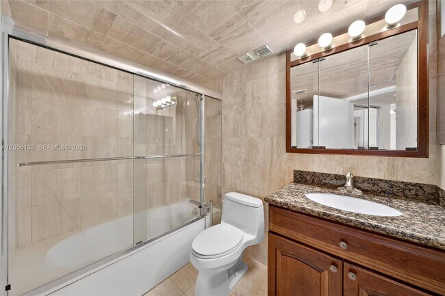 Building Photo - 3600 Mystic Pointe Dr