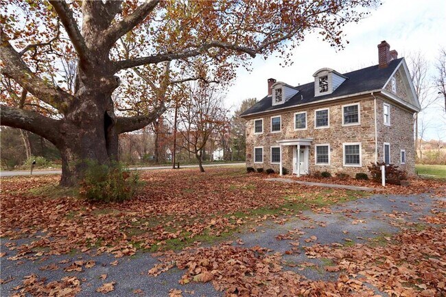 Building Photo - 4355 Old Bethlehem Pike