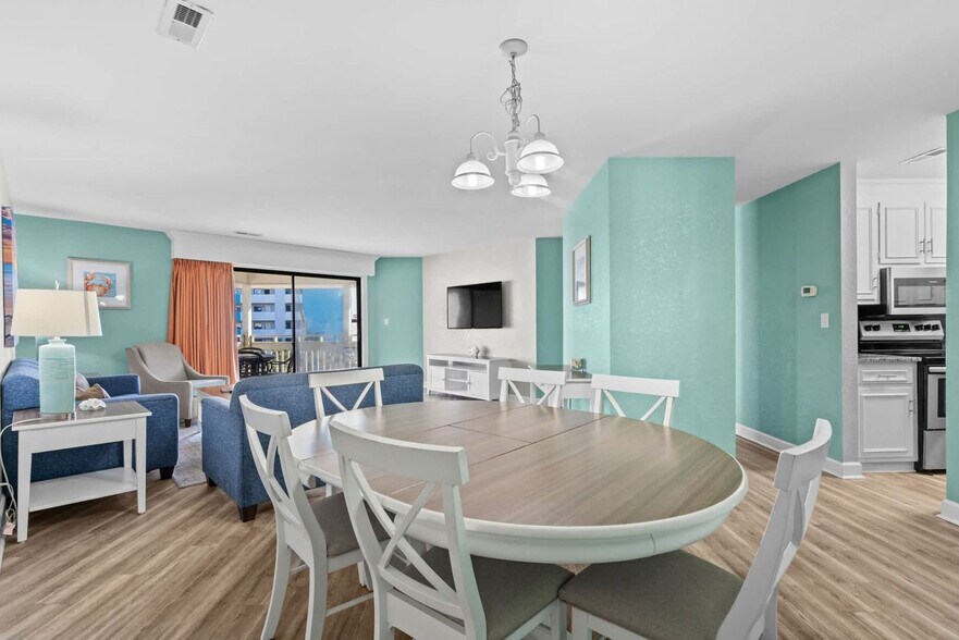 Building Photo - 2805B N Ocean Blvd