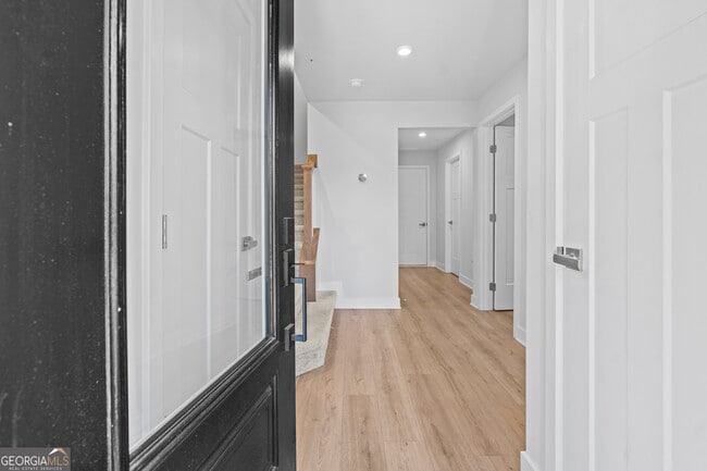 Building Photo - 205 Climbing Ivy Cir