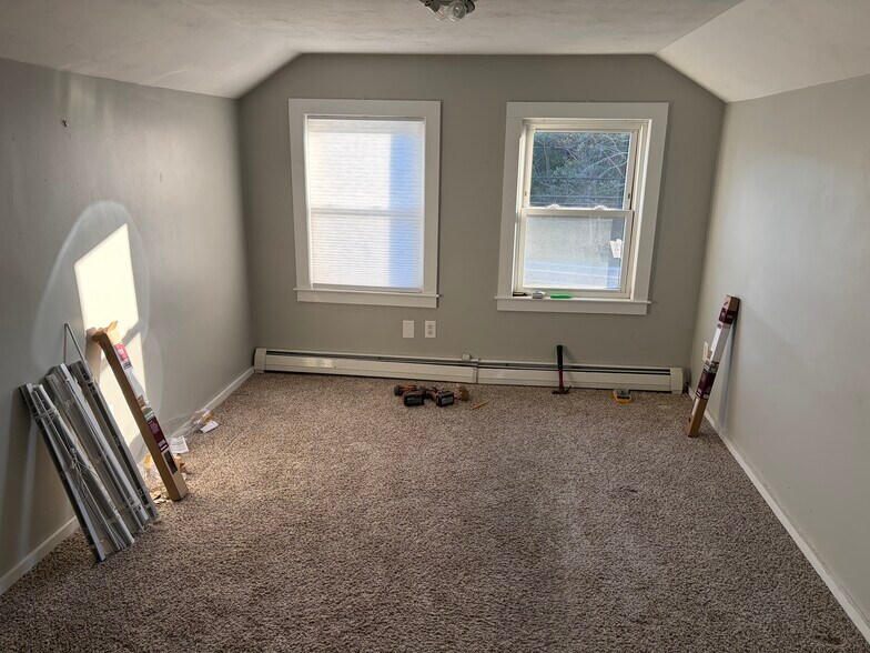 Living Room - 1131 Sandwich Rd