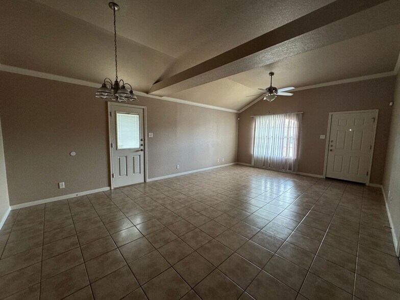 Building Photo - 1205 Powder River Dr