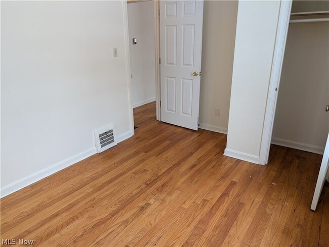 Building Photo - 637 E Wilbeth Rd