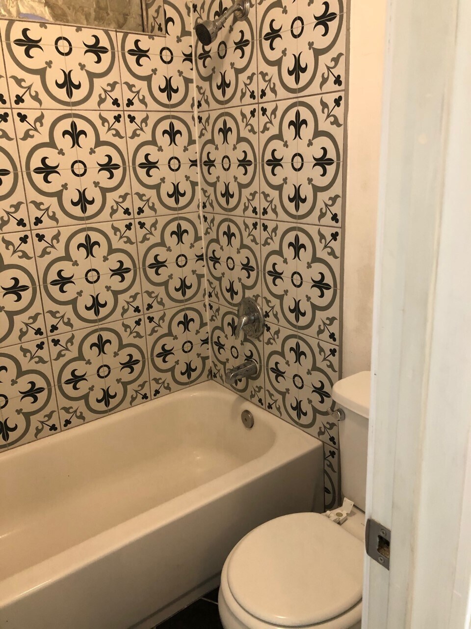 Building Photo - 2107 Earl Ave