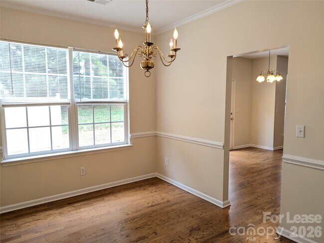 Building Photo - 106 Autry Ave