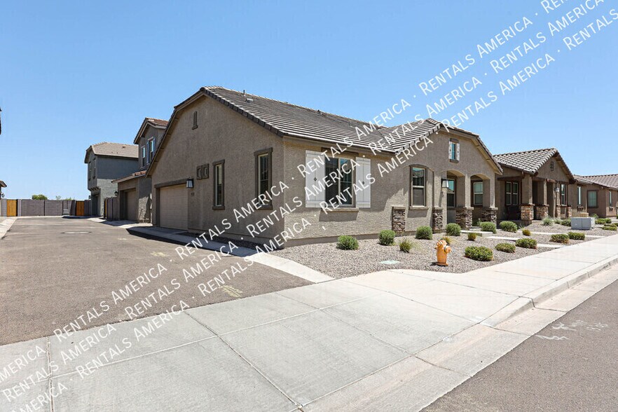Building Photo - 9978 W Piccadilly Rd