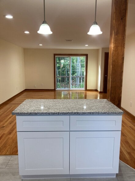 Building Photo - 30 Mansfield Dr