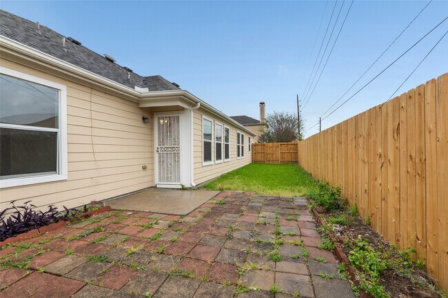 Building Photo - 14703 Briceland Springs Dr