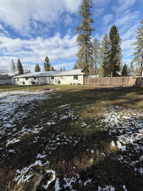 Building Photo - 908 E Violet Ave