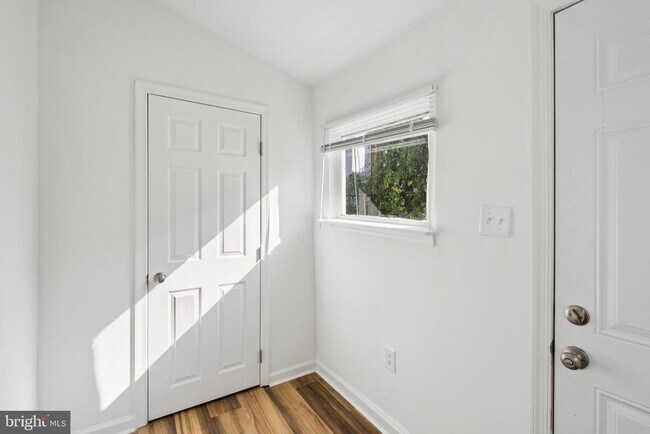 Building Photo - 4447 N 19th St