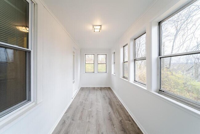 Building Photo - 11 Mann Ave