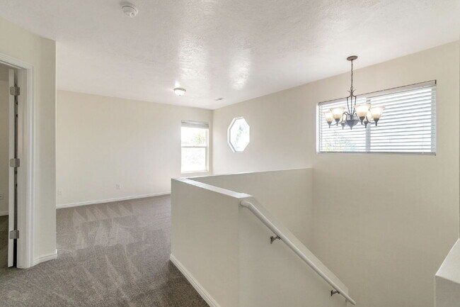 Building Photo - REFRESHED 5-Bedroom Home in Desirable Draper - Pet Friendly - NEW CARPET UPSTAIRS | Refreshed kit...