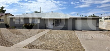 Building Photo - 2131 W Luke Ave
