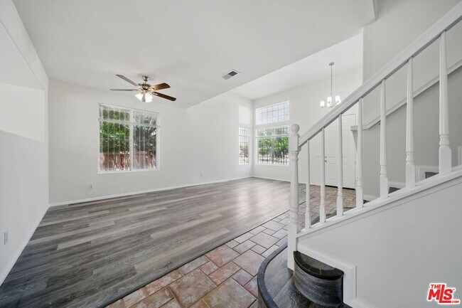 Building Photo - 3702 Las Palmas Ave