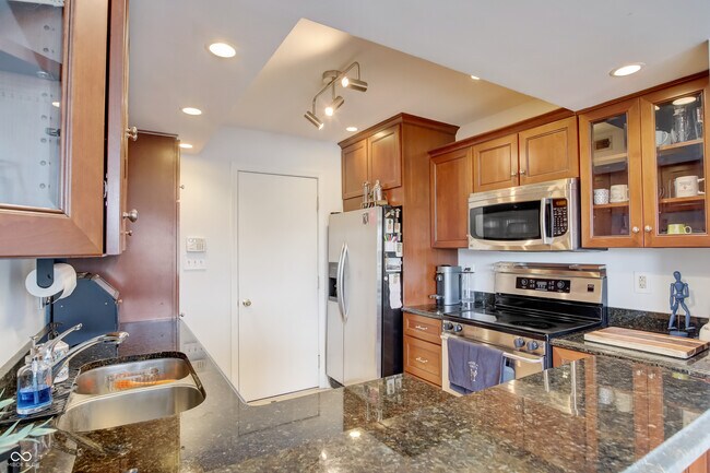 Building Photo - 7648 Harbour Isle