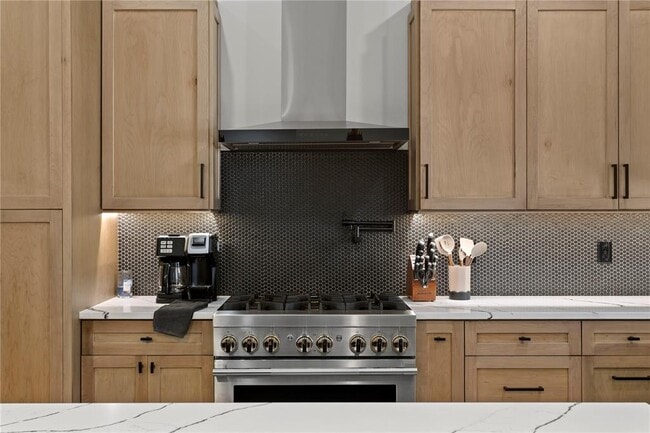 Building Photo - 2107 Branch Hill St