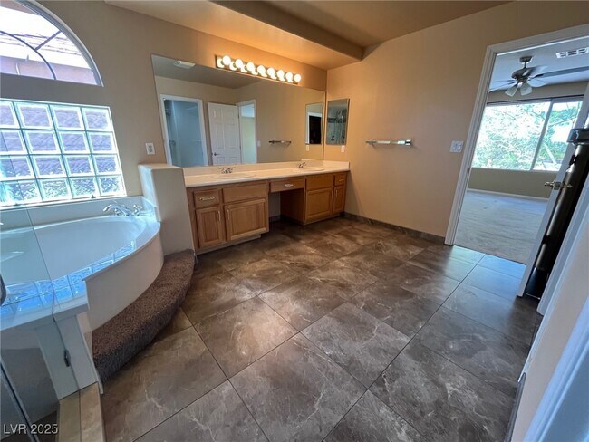 Building Photo - 8640 Castle Hill Ave