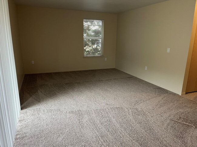 Interior Photo - Trailside