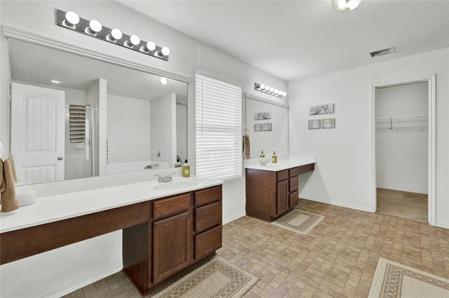 Building Photo - 520 Del Mar Dr