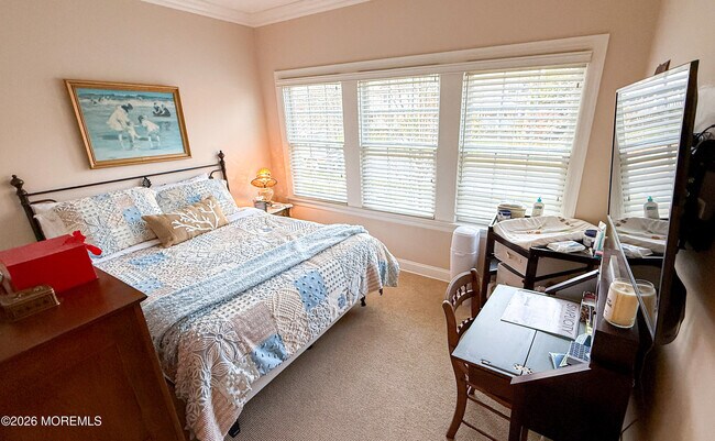 Building Photo - 315 Pitney Ave