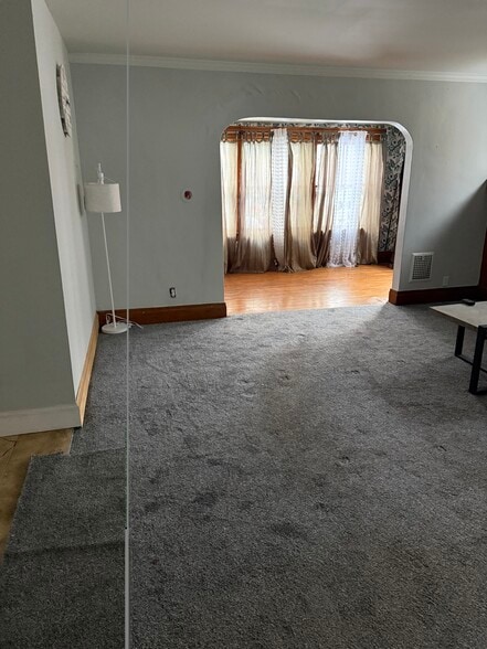 Building Photo - 604 Colvin Ave