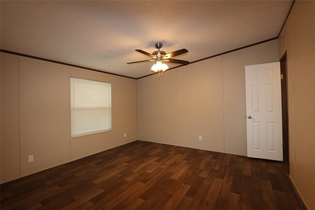 Building Photo - 16501 E Emerson Cir