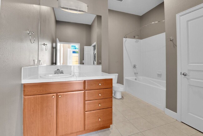 Building Photo - $1,900.00, 1 bed, 1 bath, located in Denve...