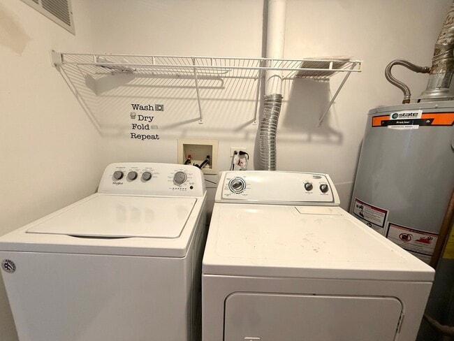 Building Photo - 2279 Reflections Dr